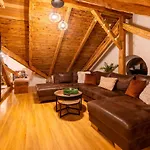 Wellness Republika アパートホテル 4*
